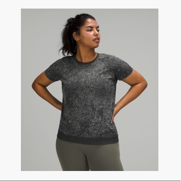 Lululemon Swiftly Breathe Short Sleeve